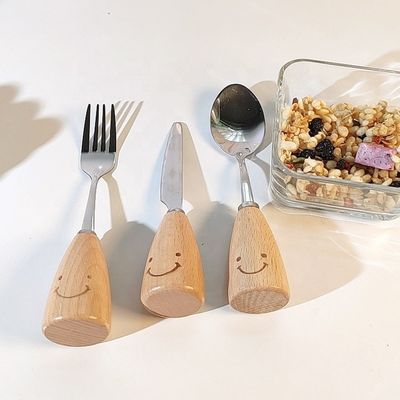 Einfacher Stil, benutzerdefiniertes Logo Bambus Babyplatten mit Gabel und Löffel