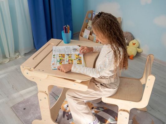 Montessori-Studiemöbel für Kinder