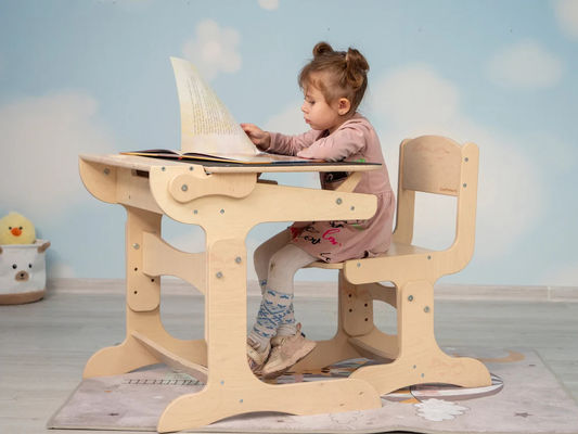 Montessori-Studiemöbel für Kinder