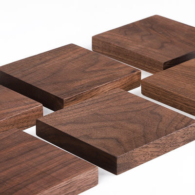 Benutzerdefiniertes Logo Akzeptable Walnuss-Kirschenholz-Coaster für umweltfreundlichen minimalistischen Design Stil