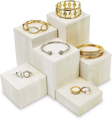 Holz-Display-Stand für Schmuck und Accessoires 6 Stück Quadratrischer in Brenndruck