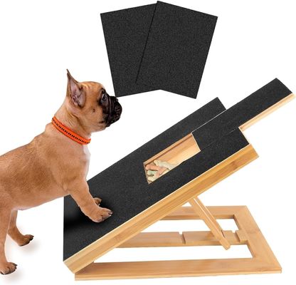 Katzen-/Hunde-Kratzplatte mit abnehmbarer Abdeckung und in unterschiedlichem Winkel verstellbarer Nagelfilze