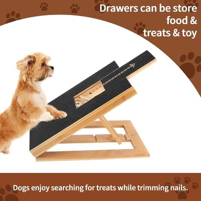 Katzen-/Hunde-Kratzplatte mit abnehmbarer Abdeckung und in unterschiedlichem Winkel verstellbarer Nagelfilze