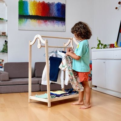 Stilvolle und funktionelle Kleinkind Kleiderschrank Moderne Design-Werkstatt Ankleiden Bahn Schrank