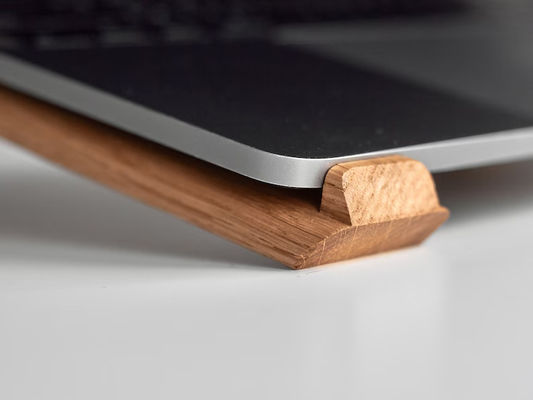 Logo Anpassung Logo Akzeptabel Lackiert Holz Laptop Stand für Schreibtisch