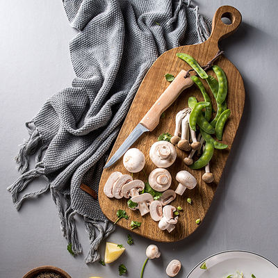 Akzeptierte Maße Schwarze Walnussbrotplatte aus Holz für Früchte und Portionen 40x23cm