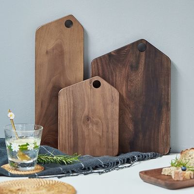 Individuelles Logo akzeptiert Handgefertigt Nordischer Stil Berghaltung Schwarzes Walnussbrotbrett