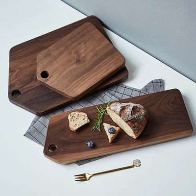 Individuelles Logo akzeptiert Handgefertigt Nordischer Stil Berghaltung Schwarzes Walnussbrotbrett
