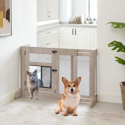 Hohe Menge Holz frei stehende Hunde Tor mit Katzen Türmasch und kundenspezifisches Logo