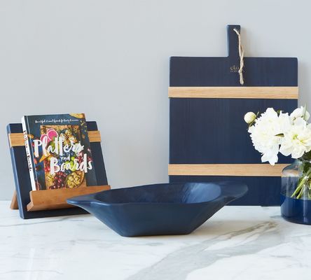 Handgefertigte Kochbücherhalter aus Holz aus Rückgewinnung Kiefer und Eiche für die Küchenorganisation