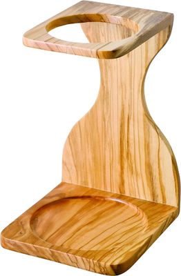 Platzsparender und funktionaler Kaffeetröpfler aus Olivenholz steht für die handgefertigte Brauerei