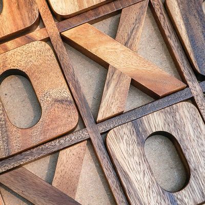 Holz-XOXO-Familienspiel für Frauen Perfekt für Reisen oder Hinterhof-Unterhaltung