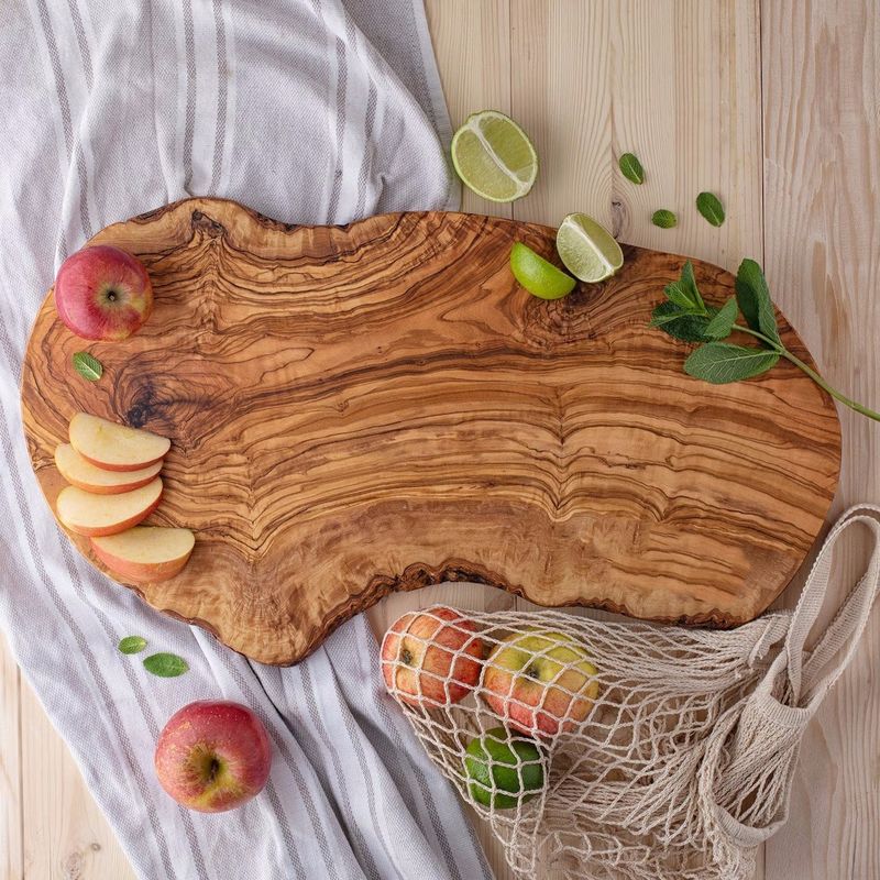 Umweltfreundliche, personalisierte Olivenholzschneidetafel zum Schneiden und Käse 6,2 Pfund