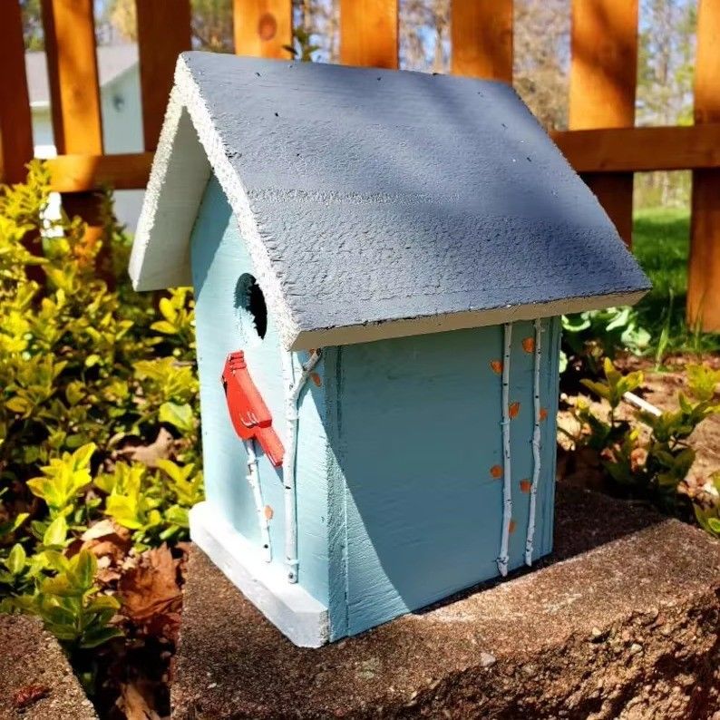 Holzfarbiges Vogelhaus handgefertigt Mini-Hängende Holzkiste für den Garten