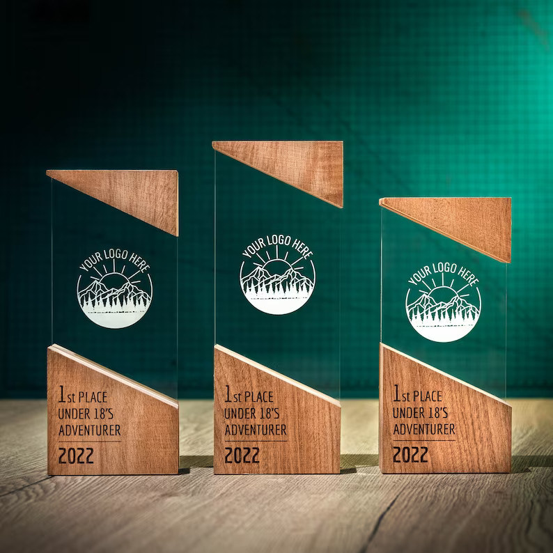 Modern Plaque Holz Laufendes Einzigartiges Design Personalisiertes Holz Acryl RISE Trophy Award